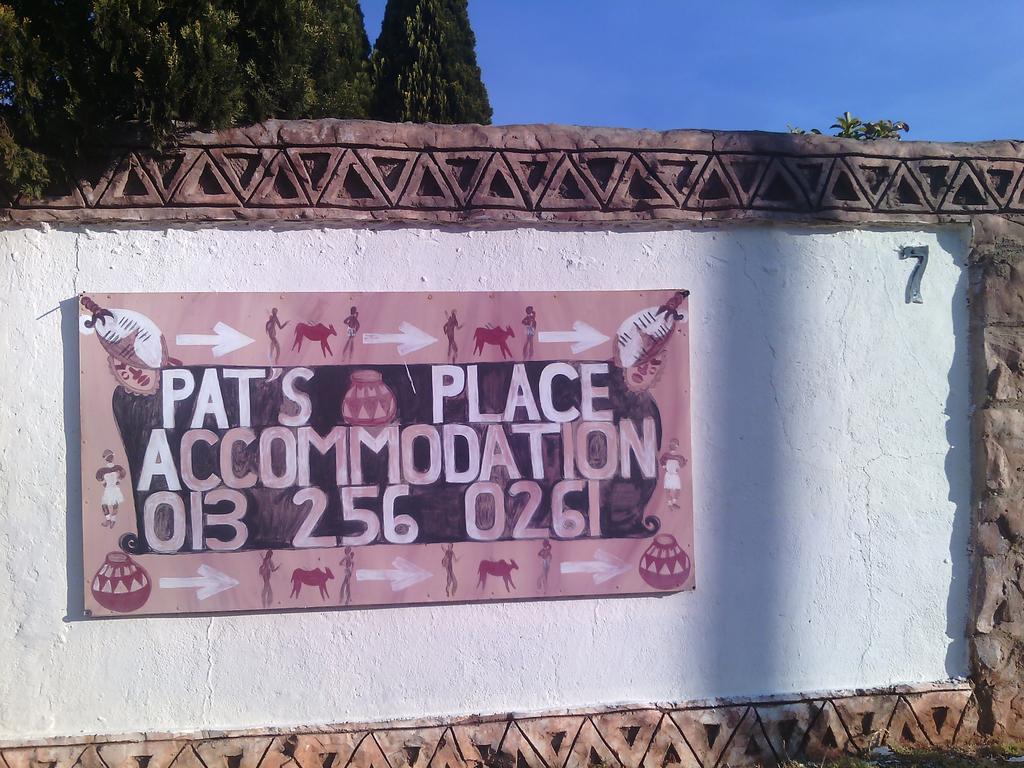 Pat'S Place Machadodorp Exteriör bild